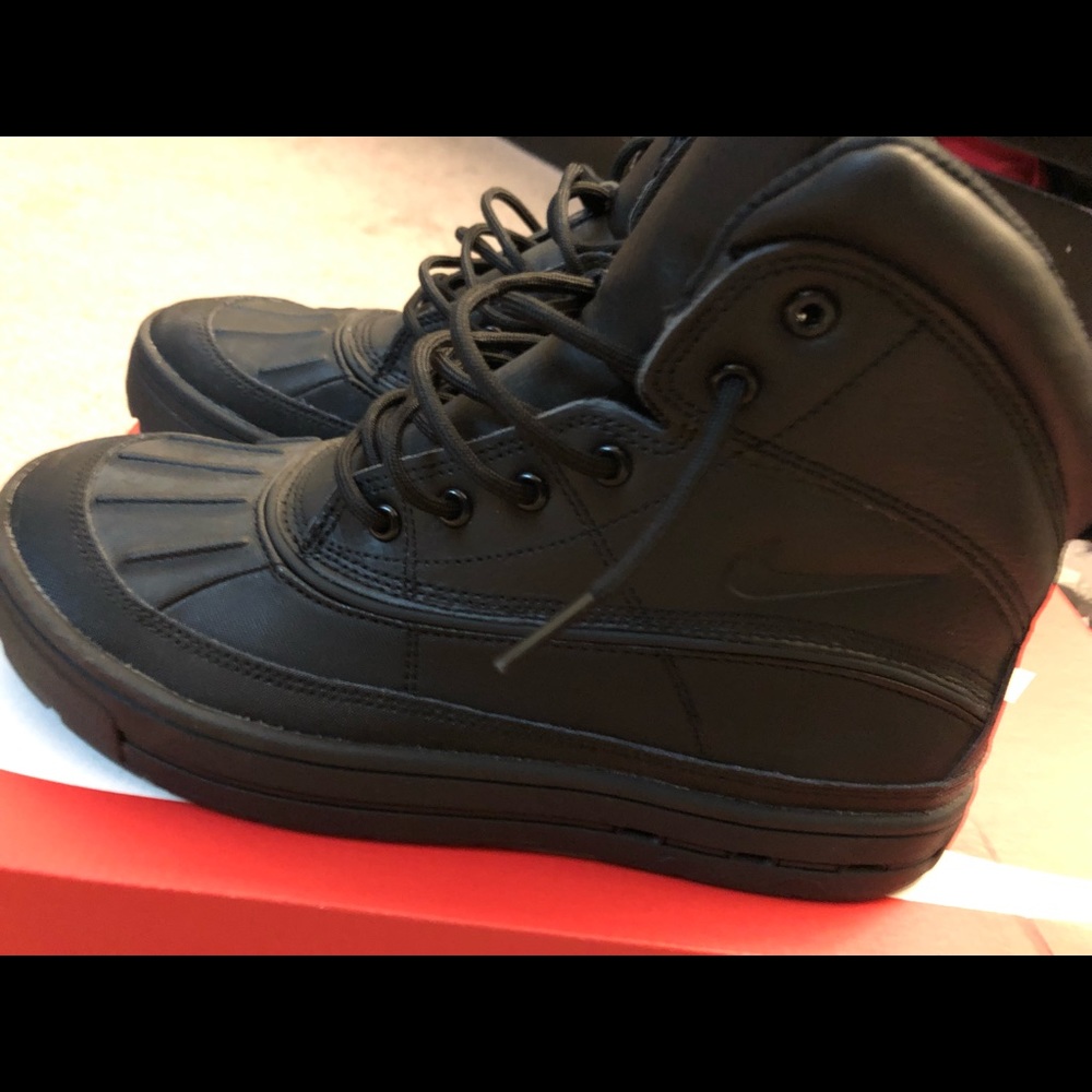 New NIKE boots